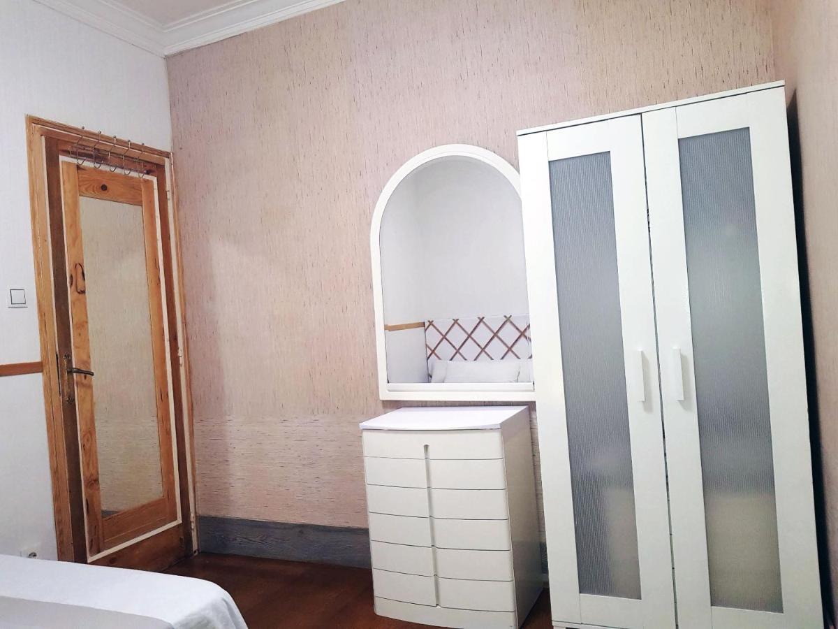 Bed and Breakfast Apartament Sagrada Familia Барселона Екстер'єр фото